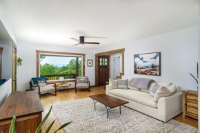 Mountain Over Main Street 5 Min. to Downtown Weaverville, Fire Pit & Views!